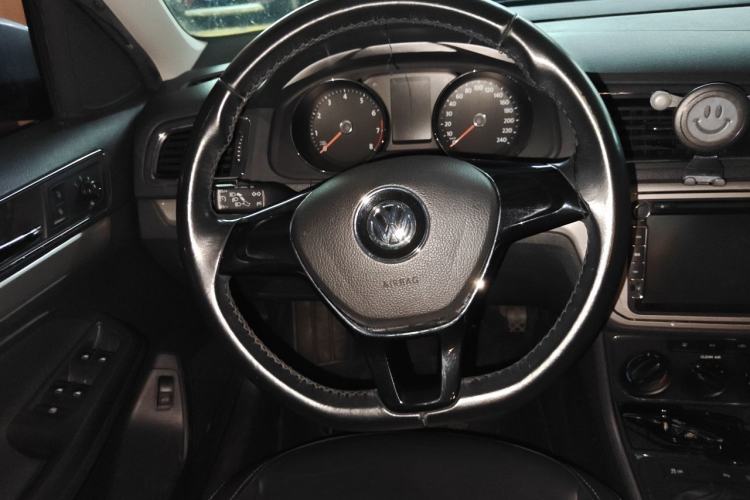 Used Volkswagen Lavida 2015 1.6L Manual Comfort Edition Steering Wheel