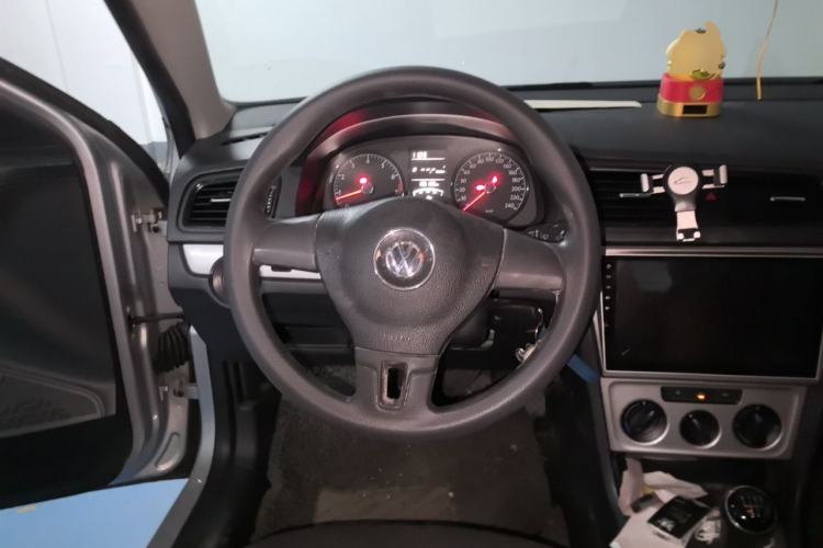 Used Volkswagen Lavida 2015 1.6L Manual Fashion Edition Steering Wheel