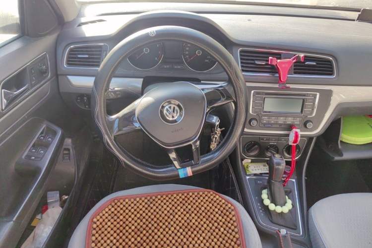 Used Volkswagen Lavida 2015 1.6L Automatic Comfort Edition Steering Wheel