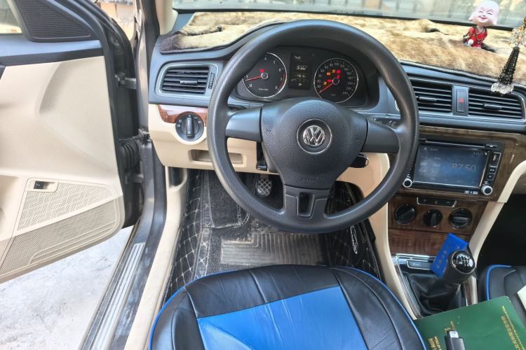 Used Volkswagen Lavida 2015 1.6L Manual Comfort Edition Steering Wheel