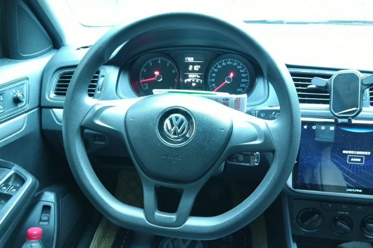 Used Volkswagen Lavida 2015 1.6L Manual Fashion Edition Steering Wheel
