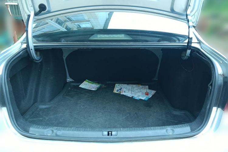 Used Volkswagen Lavida 2015 1.6L Manual Fashion Edition Trunk