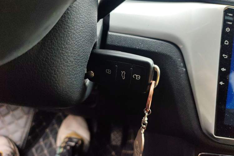 Used Volkswagen Lavida 2015 1.6L Automatic Comfort Edition Vehicle Key