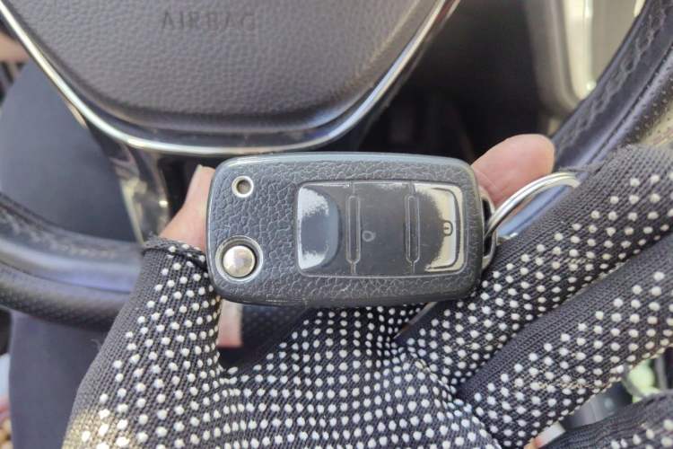 Used Volkswagen Lavida 2015 1.6L Automatic Comfort Edition Vehicle Key