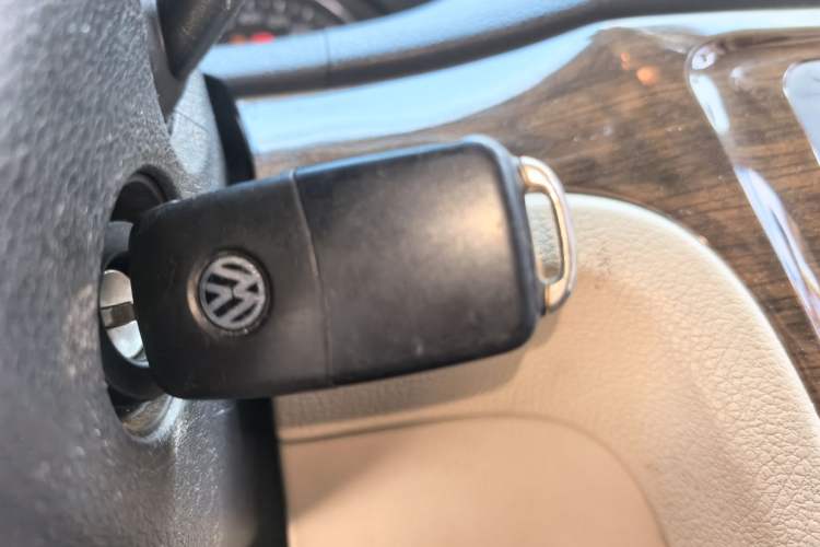 Used Volkswagen Lavida 2015 1.6L Manual Comfort Edition Vehicle Key