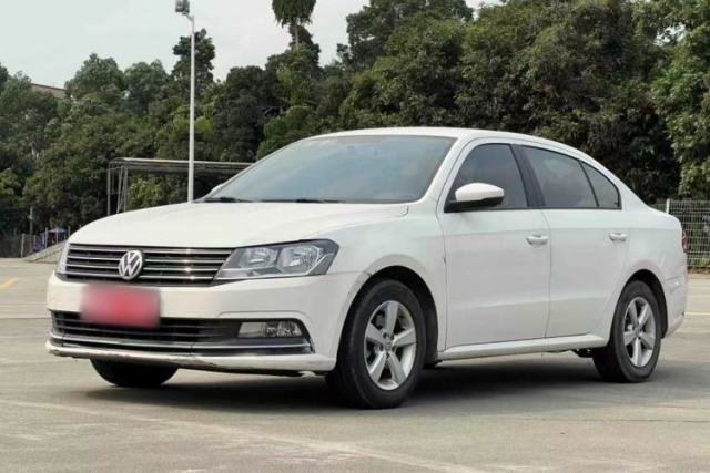 Used Volkswagen Lavida 2015 1.6L Automatic Fashion Edition
