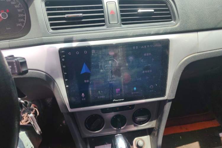 Used Volkswagen Lavida 2015 1.6L Automatic Fashion Edition Audio And AC Panel