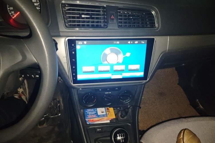 Used Volkswagen Lavida 2015 1.6L Manual Fashion Edition Audio And AC Panel