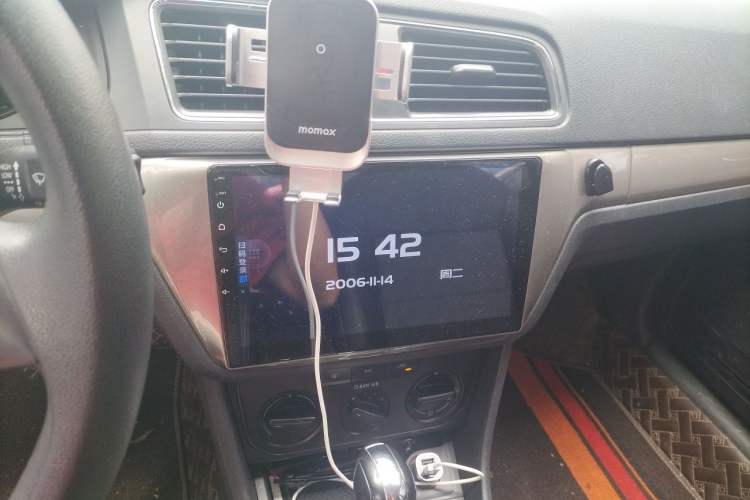 Used Volkswagen Lavida 2015 1.6L Automatic Fashion Edition Audio And AC Panel