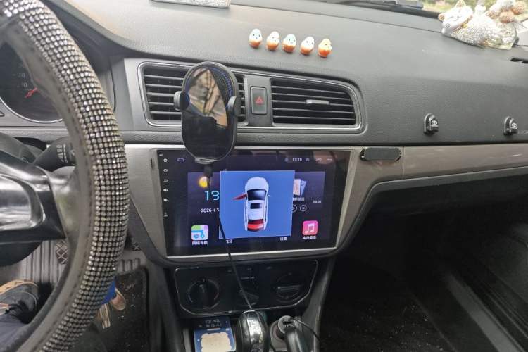 Used Volkswagen Lavida 2015 1.6L Automatic Comfort Edition Audio And AC Panel