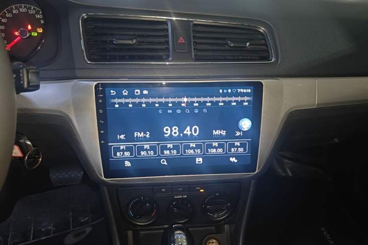 Used Volkswagen Lavida 2015 1.6L Automatic Fashion Edition Audio And AC Panel