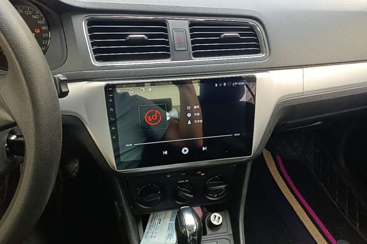 Used Volkswagen Lavida 2015 1.6L Automatic Fashion Edition Audio And AC Panel