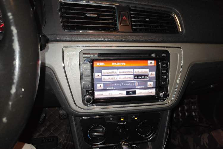 Used Volkswagen Lavida 2015 230TSI DSG Comfort Edition Audio And AC Panel