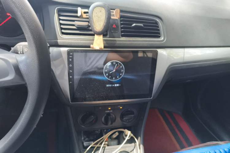 Used Volkswagen Lavida 2015 1.6L Manual Fashion Edition Audio And AC Panel