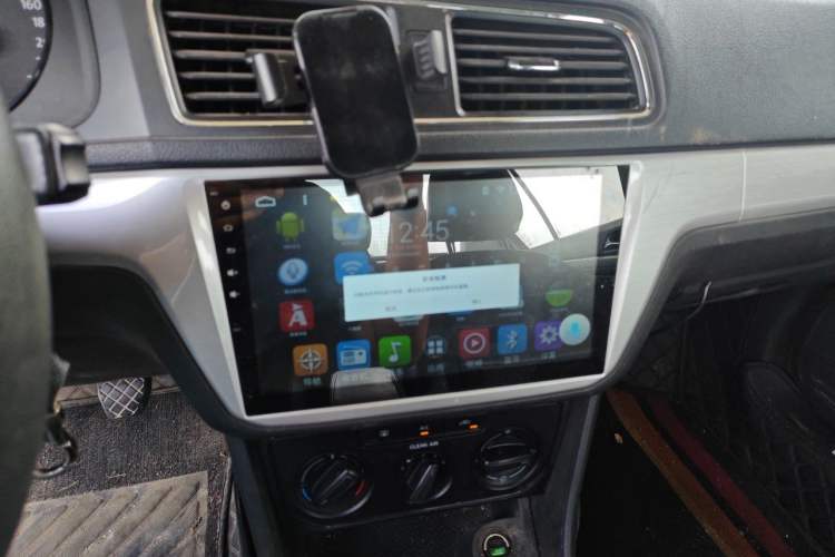 Used Volkswagen Lavida 2015 1.6L Manual Fashion Edition Audio And AC Panel