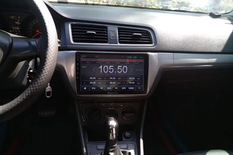 Used Volkswagen Lavida 2015 1.6L Automatic Fashion Edition Audio And AC Panel