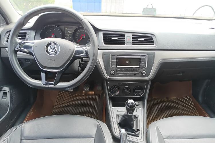 Used Volkswagen Lavida 2015 1.6L Manual Comfort Edition Center Console