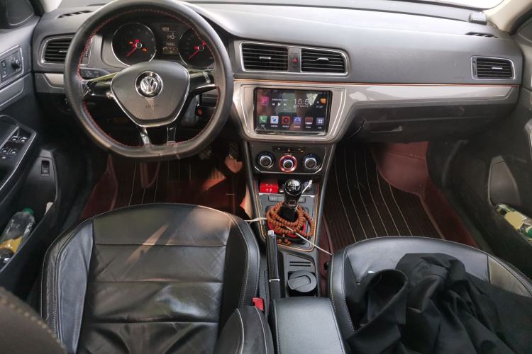 Used Volkswagen Lavida 2015 1.6L Manual Comfort Edition Center Console
