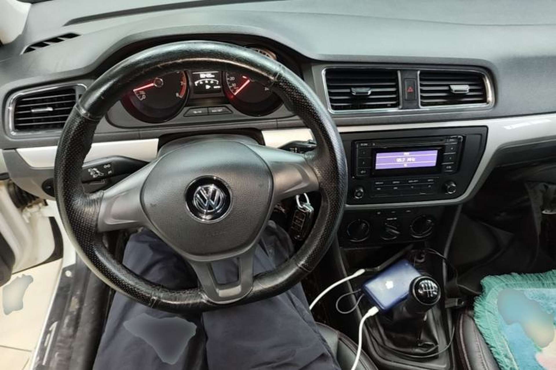 Used Volkswagen Lavida 2015 1.6L Manual Fashion Edition Center Console