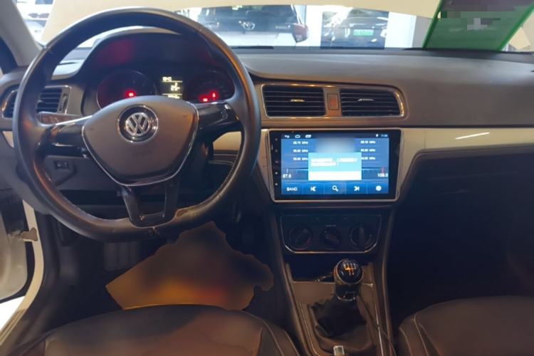 Used Volkswagen Lavida 2015 1.6L Manual Comfort Edition Center Console