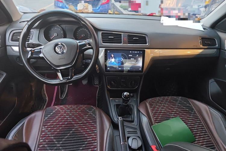 Used Volkswagen Lavida 2015 1.6L Manual Comfort Edition Center Console