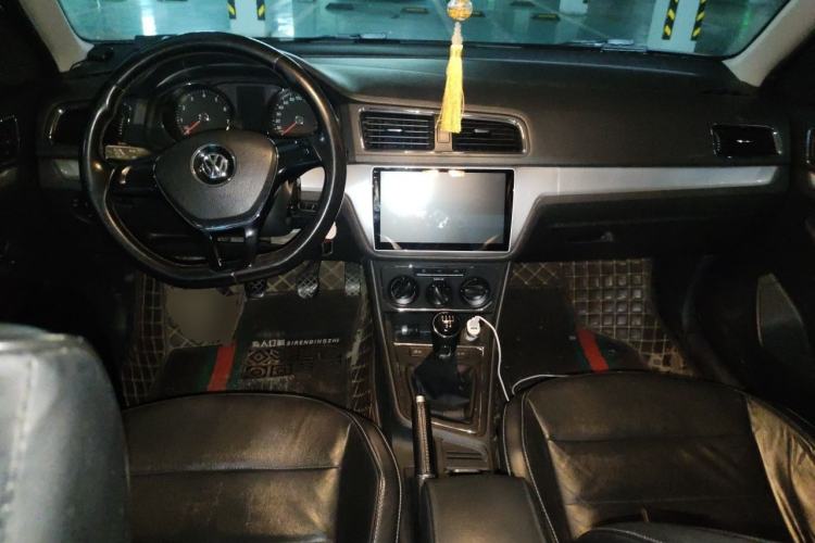 Used Volkswagen Lavida 2015 1.6L Manual Comfort Edition Center Console