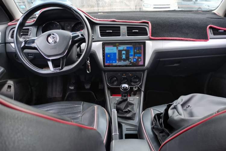 Used Volkswagen Lavida 2015 1.6L Manual Comfort Edition Center Console