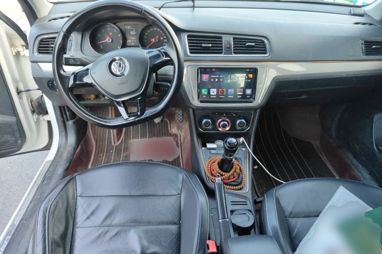 Used Volkswagen Lavida 2015 1.6L Manual Comfort Edition Center Console