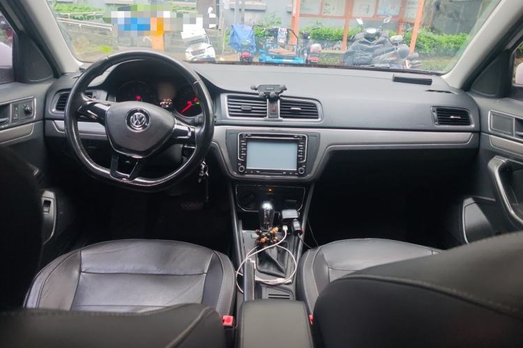 Used Volkswagen Lavida 2015 1.6L Automatic Comfort Edition Center Console