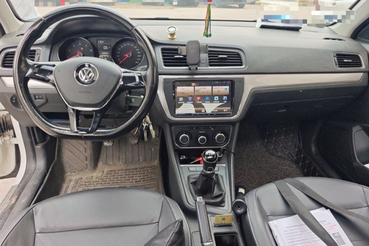 Used Volkswagen Lavida 2015 1.6L Manual Comfort Edition Center Console