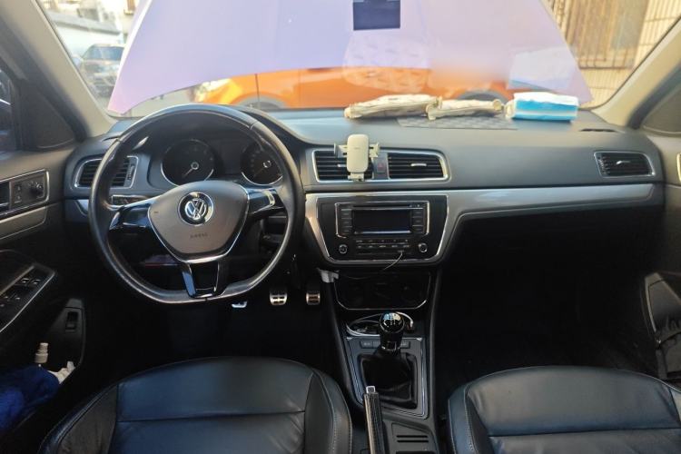 Used Volkswagen Lavida 2015 1.6L Manual Comfort Edition Center Console