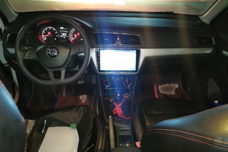 Used Volkswagen Lavida 2015 1.6L Manual Fashion Edition Center Console