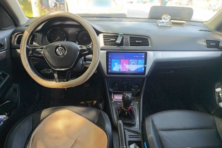Used Volkswagen Lavida 2015 1.6L Manual Comfort Edition Center Console
