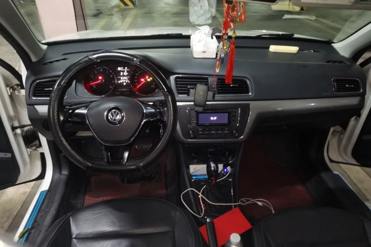 Used Volkswagen Lavida 2015 1.6L Automatic Comfort Edition Center Console