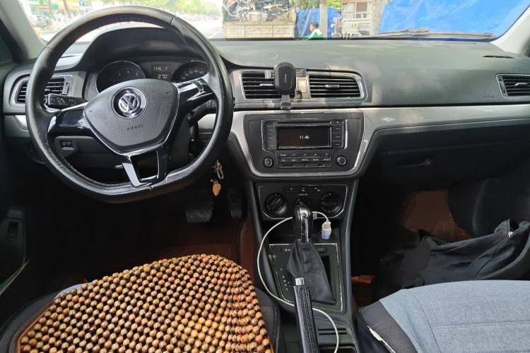 Used Volkswagen Lavida 2015 1.6L Automatic Comfort Edition Center Console