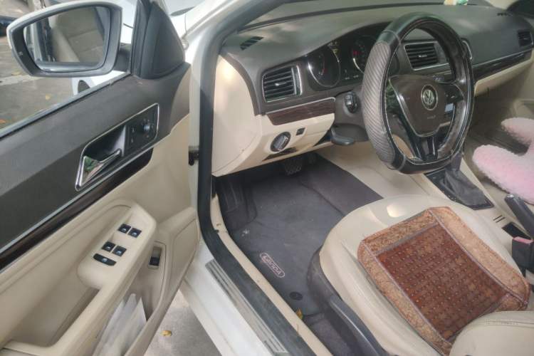 Used Volkswagen Lavida 2015 1.6L Automatic Comfort Edition Driver Seat