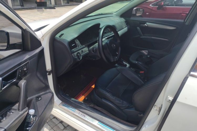 Used Volkswagen Lavida 2015 1.6L Automatic Fashion Edition Driver Seat