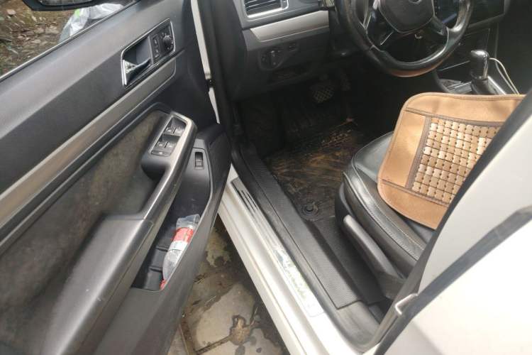 Used Volkswagen Lavida 2015 1.6L Automatic Comfort Edition Driver Seat