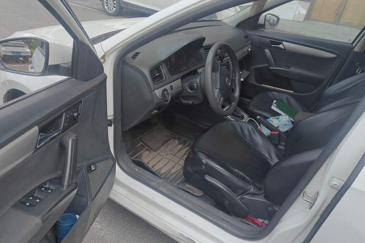Used Volkswagen Lavida 2015 1.6L Automatic Fashion Edition Driver Seat