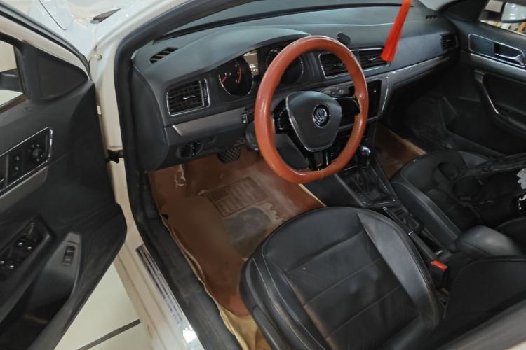 Used Volkswagen Lavida 2015 1.6L Automatic Comfort Edition Driver Seat