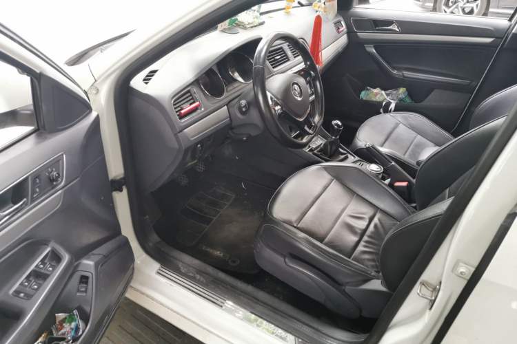 Used Volkswagen Lavida 2015 1.6L Manual Comfort Edition Driver Seat