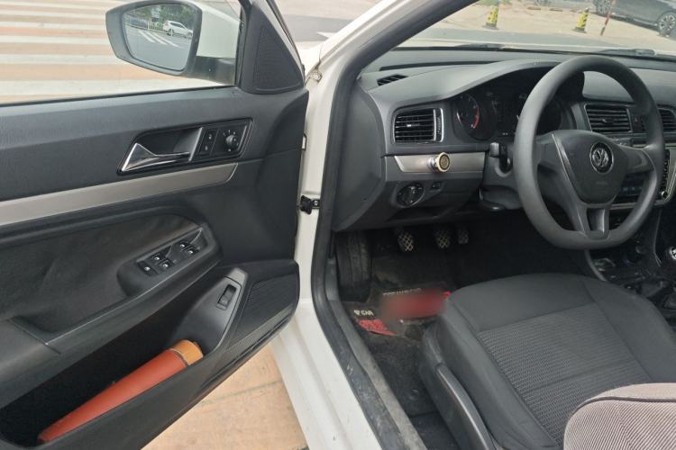 Used Volkswagen Lavida 2015 1.6L Manual Fashion Edition Driver Seat