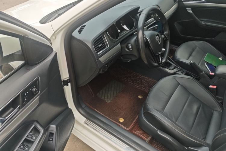 Used Volkswagen Lavida 2015 1.6L Automatic Comfort Edition Driver Seat