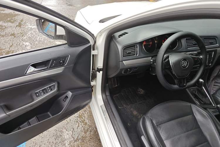 Used Volkswagen Lavida 2015 230TSI DSG Comfort Edition Driver Seat