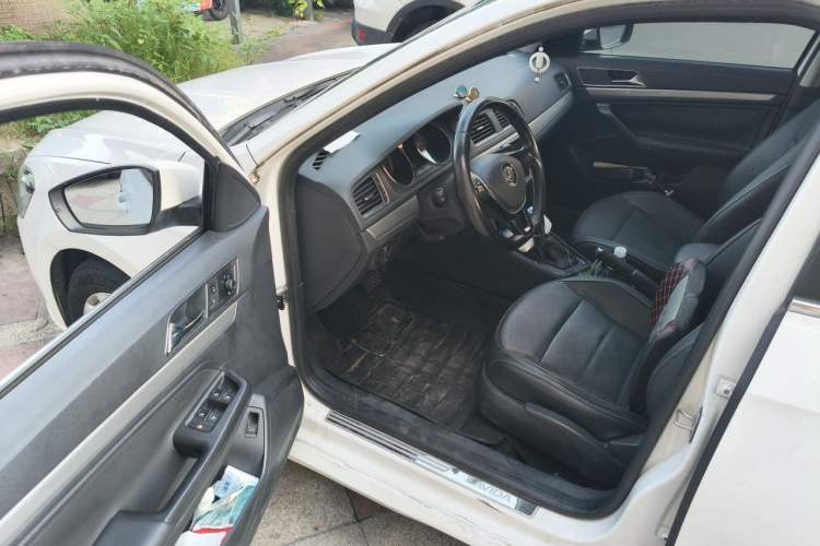 Used Volkswagen Lavida 2015 230TSI DSG Comfort Edition Driver Seat