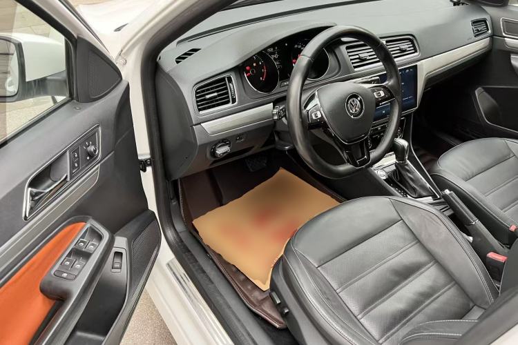 Used Volkswagen Lavida 2015 230TSI DSG Luxury Edition Driver Seat