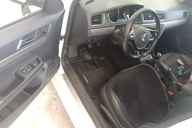 Used Volkswagen Lavida 2015 1.6L Manual Comfort Edition Driver Seat