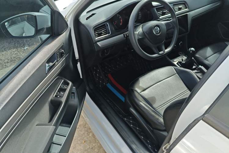Used Volkswagen Lavida 2015 1.6L Manual Fashion Edition Driver Seat