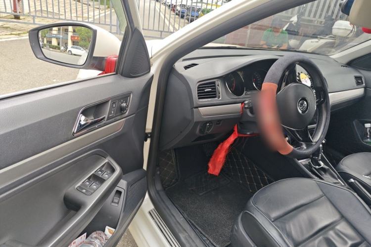 Used Volkswagen Lavida 2015 1.6L Automatic Comfort Edition Driver Seat