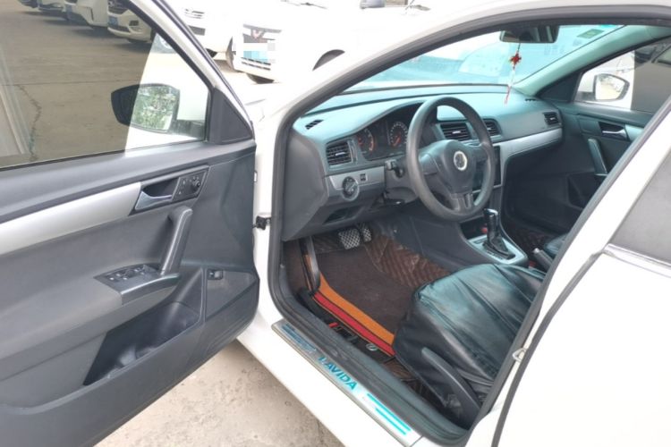 Used Volkswagen Lavida 2015 1.6L Automatic Fashion Edition Driver Seat